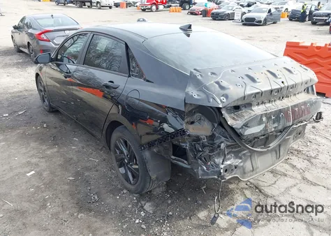 2022 Hyundai Elantra Sel z USA, uszkodzony, nr VIN 5NPLS4AG1NH071115